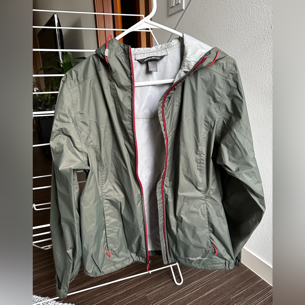 Eddie Bauer weather edge packable rain jacket. Women’s size small, color green